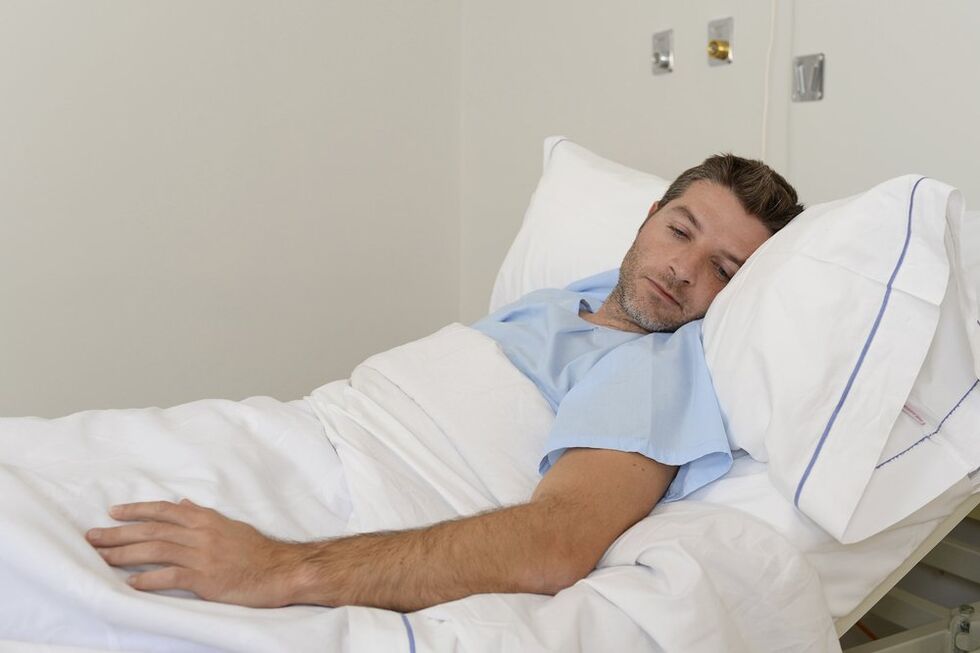 Žmogus po sėklidžių implantacijos